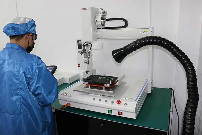 AKCP SMT Cleanroom Robotic Soldering Arm