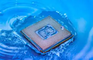 Chip-in-Water_Jetcool-846x553