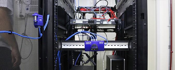 DIN Rail Mounted SP2+ with internal modem and 3 sensor temperature and humidity thermal map and 2x RFID swing lock handles.