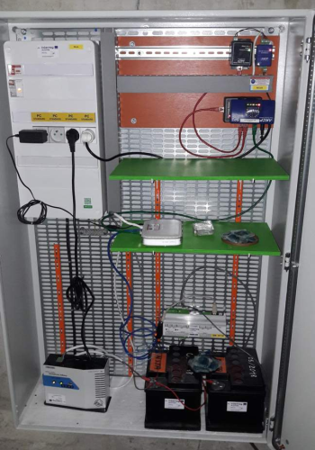 This station is equipped with an Episensor FBA-EST accelerometer from Kinemetrics,